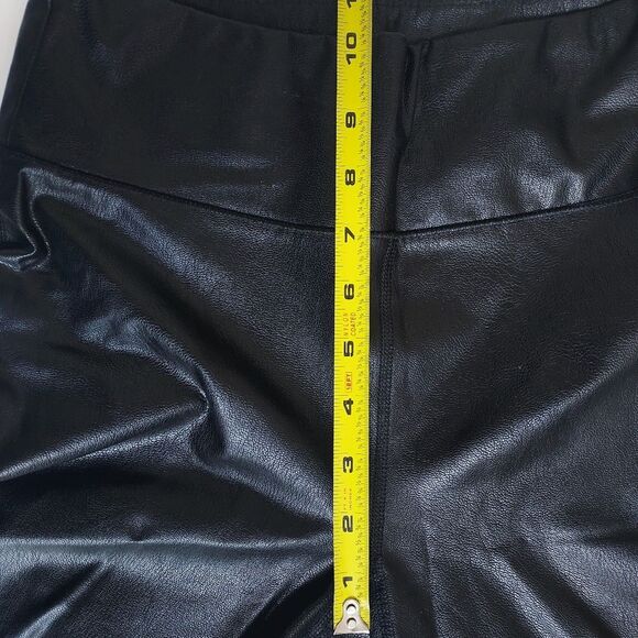 Aeropostal Black Pleather Mid Rise Flare Leg Pull On Pants/Leggings Size Small - Picture 4 of 7